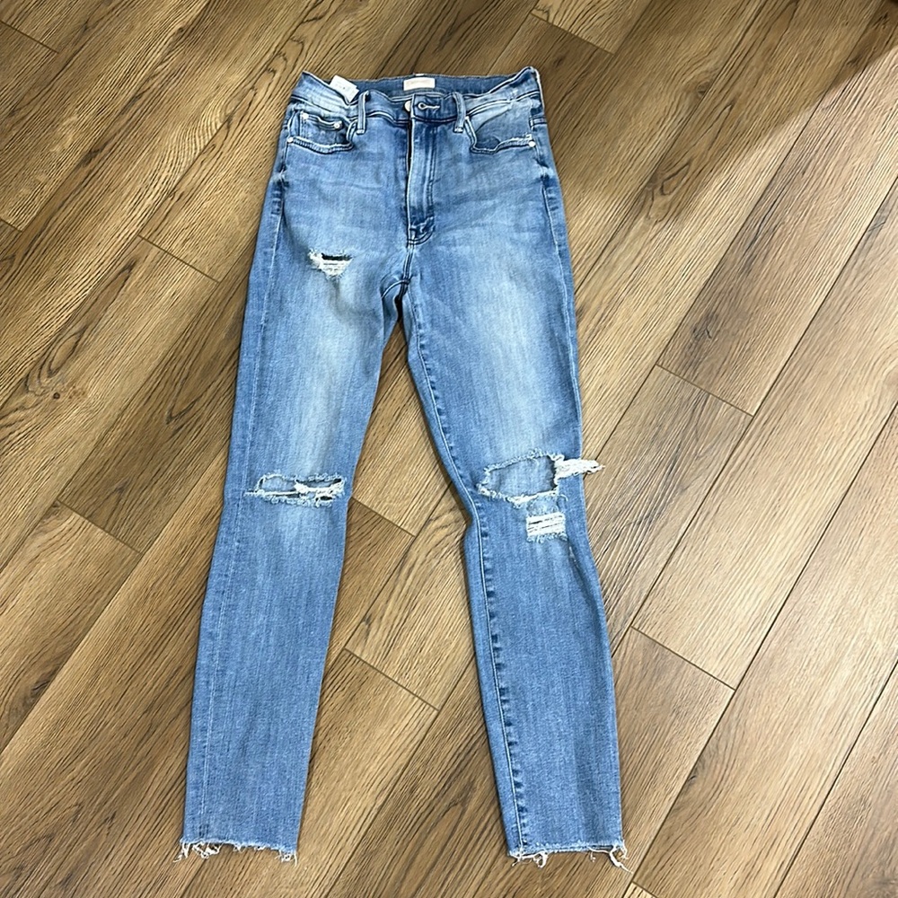 MOTHER denim size 26 high rise. Ankle fray